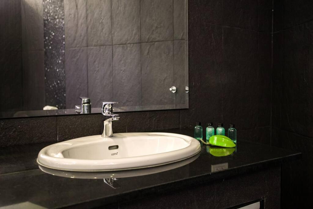 3-Bedrooms Modern Villa In Rawai 11 Ban Saiyuan Exterior foto